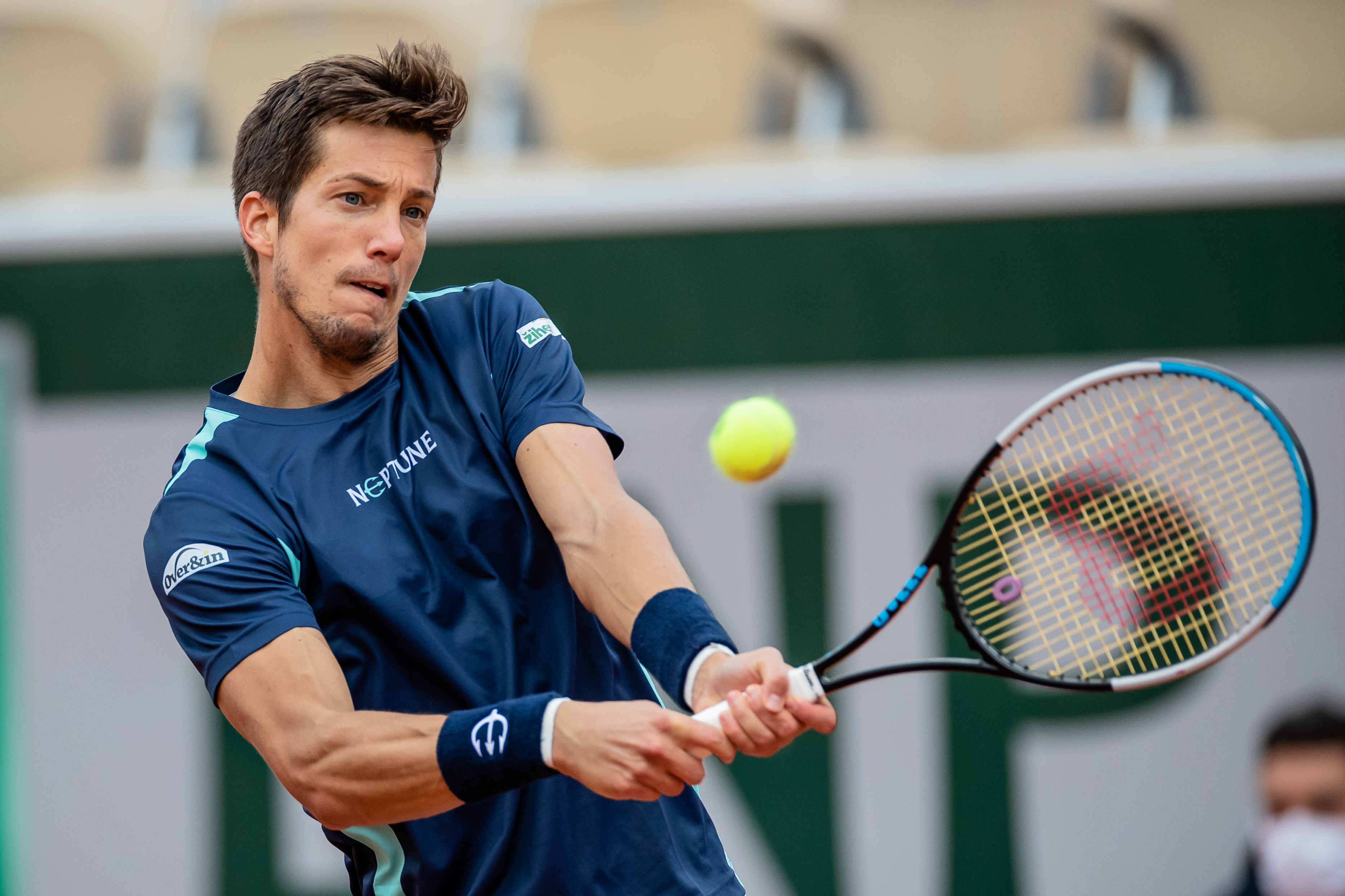 关于西班牙网球队完胜日本网球队，西西帕斯统治全场的信息