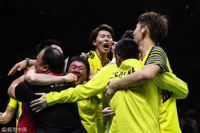 日本羽毛球队轻取马来西亚羽毛球队，林丹送出助攻