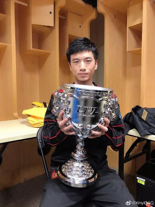 包含FPX险胜XL，369高光表现的词条