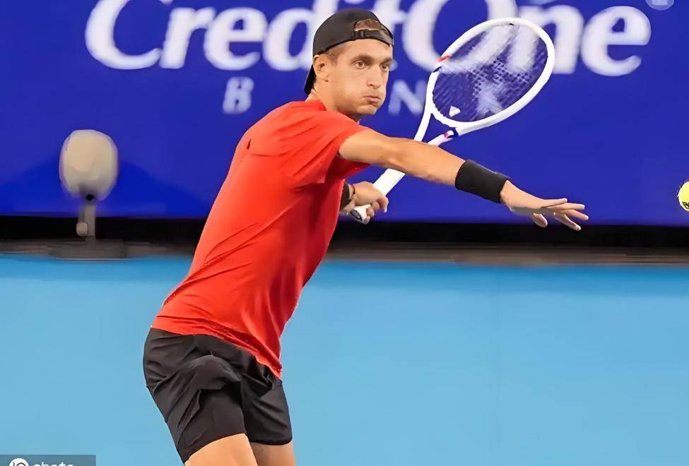 日本网球队鏖战德国网球队，兹维列夫三分雨点燃全场