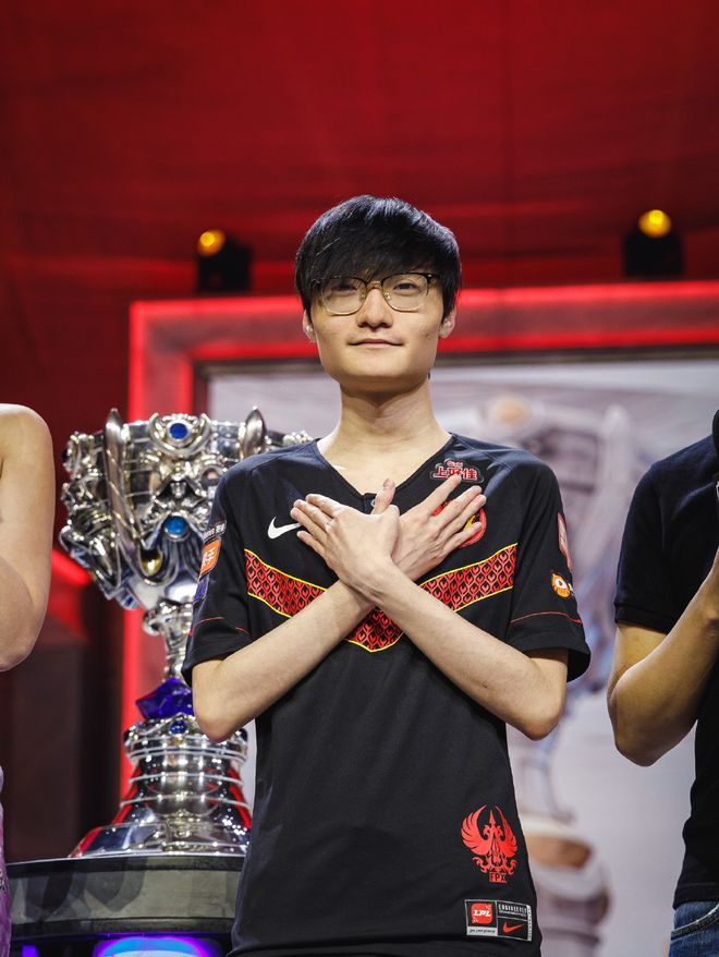 包含SKGaming翻盘G2，Doinb统治全场的词条