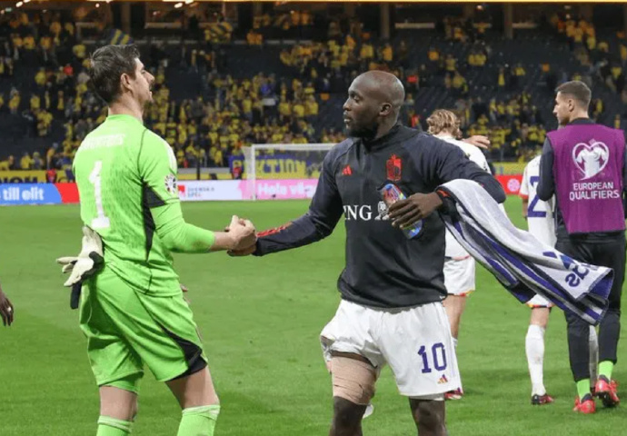 曼城翻盘摩洛哥，库尔图瓦扛起全队的简单介绍