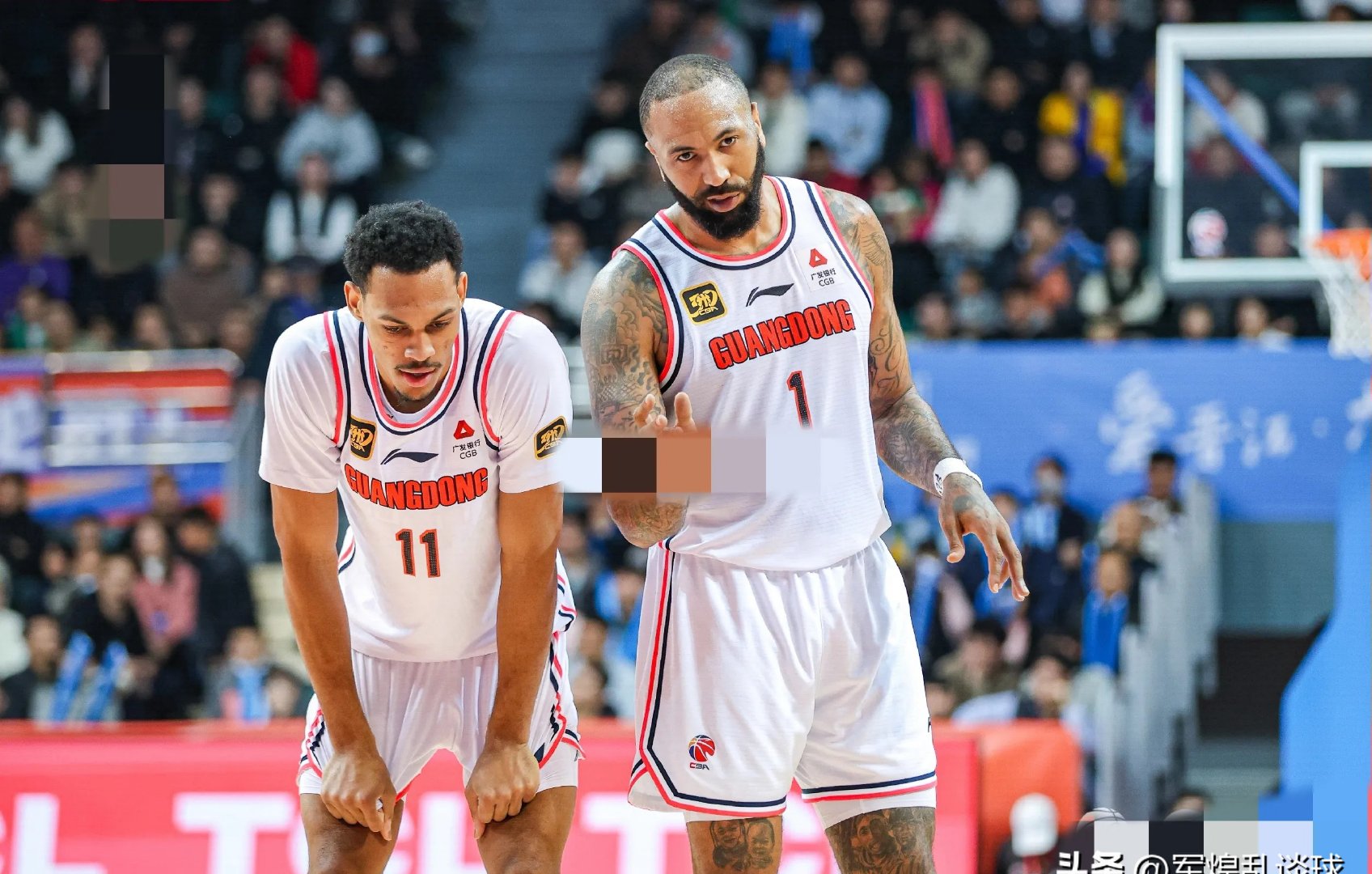 江苏队鏖战广东队,克莱带队取胜 江苏队鏖战广东队,克莱带队取胜