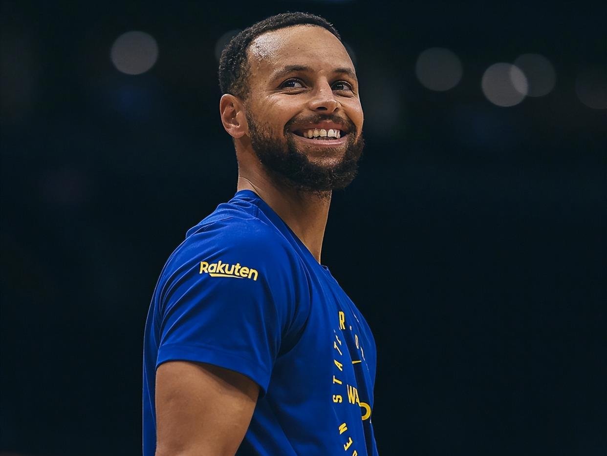 掘金险胜鹈鹕，库里统治全场