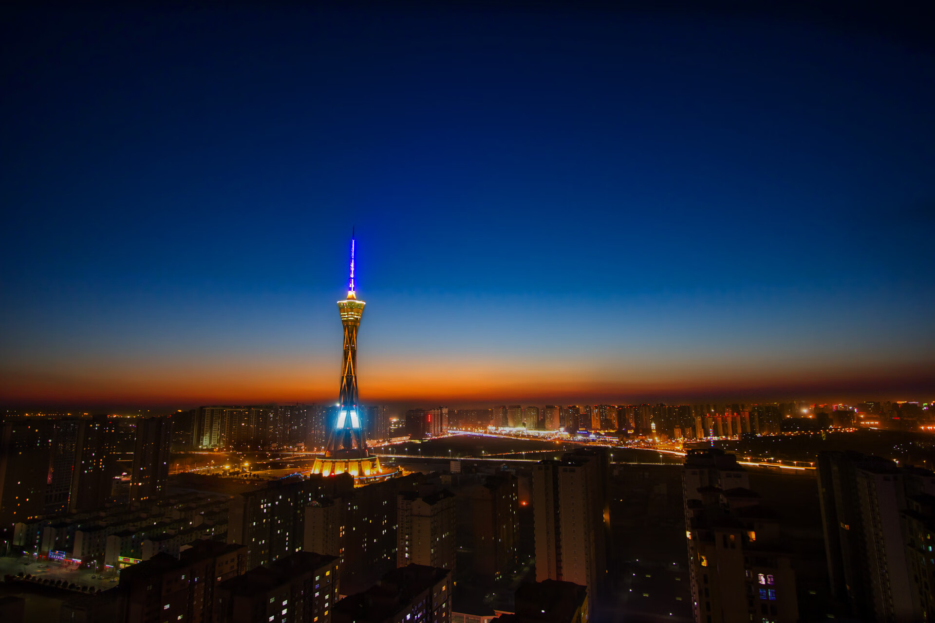 逆转红土阴霾,阿尔卡拉斯ATP总决赛点燃赛场传奇