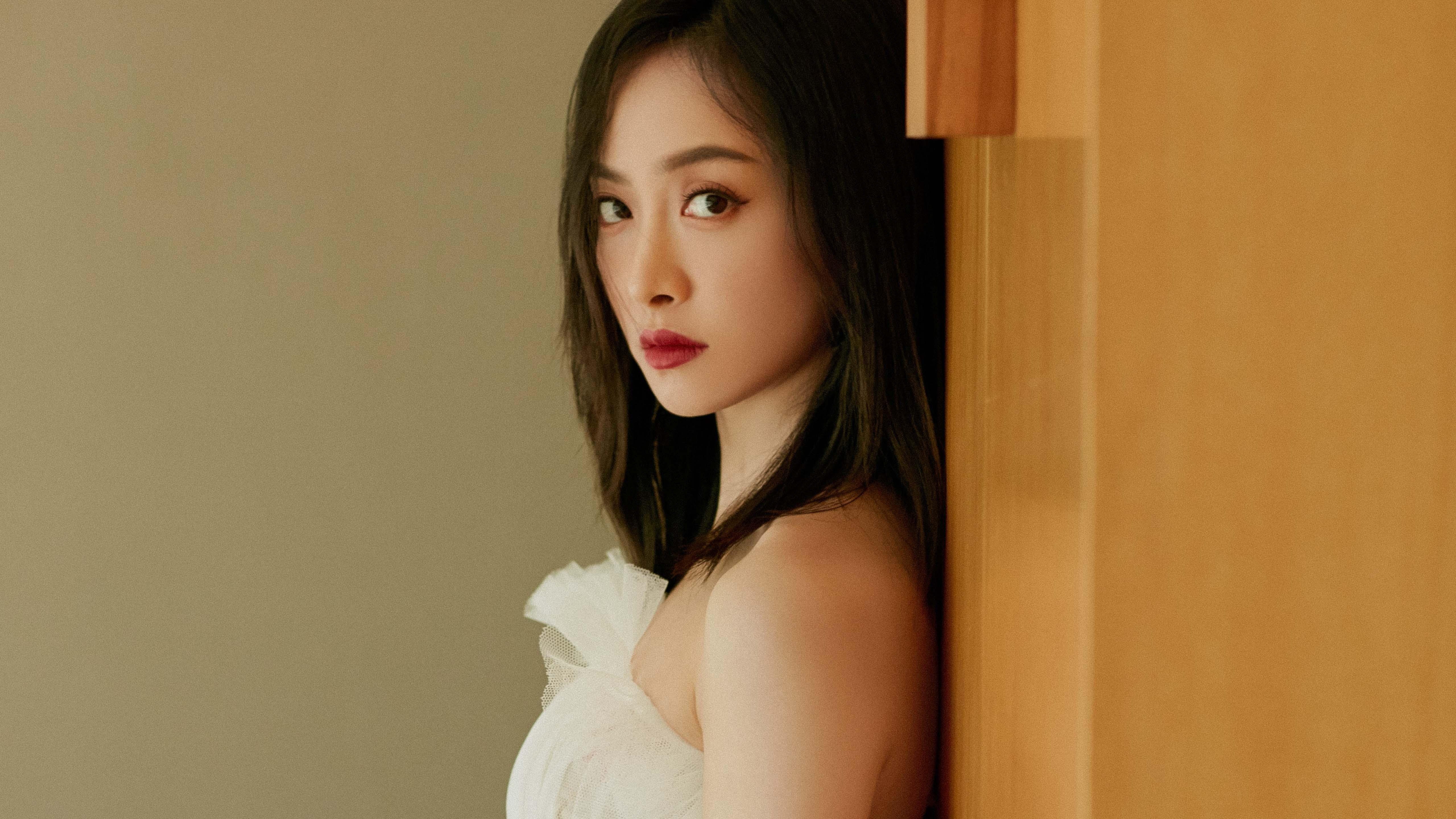 跨界的火焰，当塔图姆在英超禁区扣篮，湖人鏖战成他的另类热身