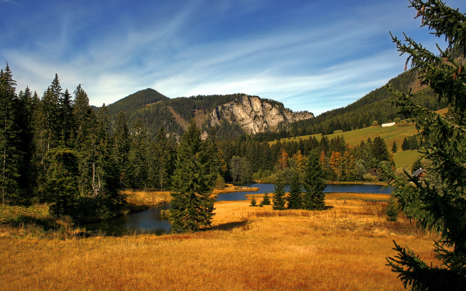 F1新赛季引擎轰鸣，比利亚雷亚尔的战术空力套件如何锁死塞维利亚？