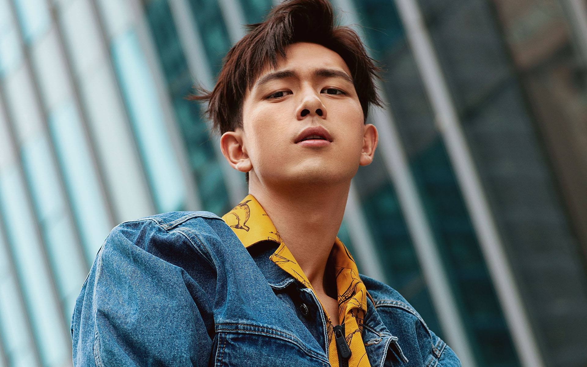 胜利的唯一性，从赛道到球场的巅峰对决